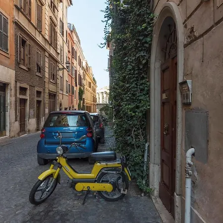 Fori Imperiali Elegant Apartment Rome