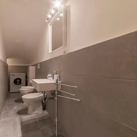 Fori Imperiali Elegant Apartment Rome