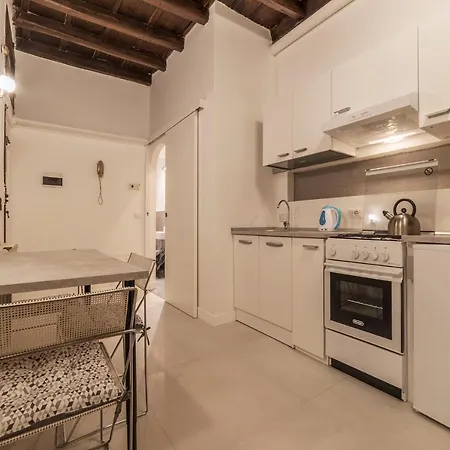 Fori Imperiali Elegant Apartment Rome